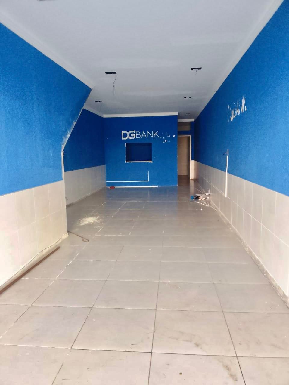 Alugo ponto comercial na avenida Amélia Amado