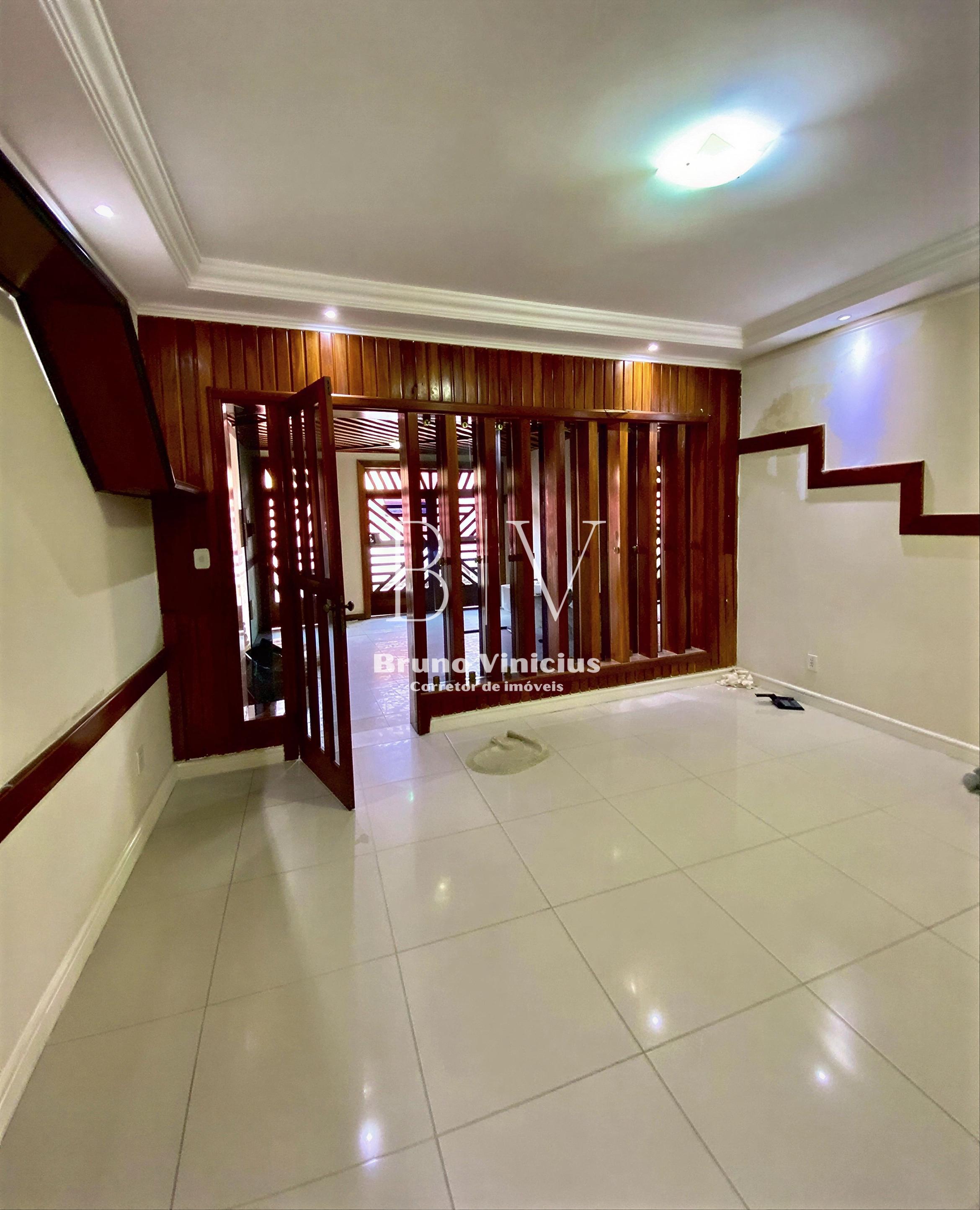 Casa Triplex 3/4 no bairro Conceição disponível para Venda