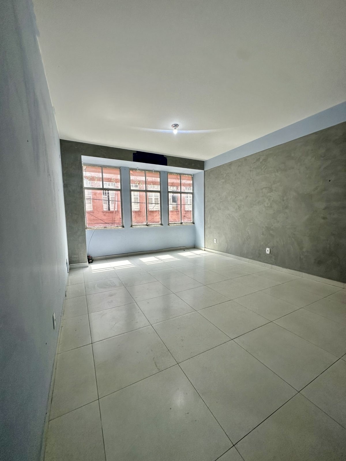 Sala Comercial para Aluguel – Av. Cinquentenário | Itabuna 📍