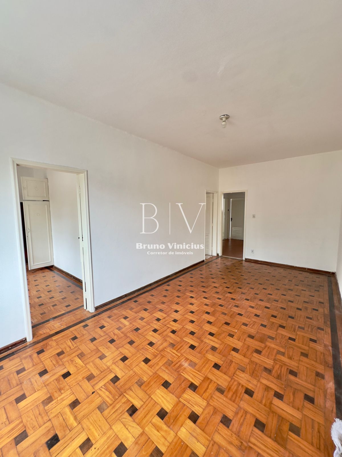 Vendo apartamento 3/4 amplo e antigo na Av. Ilhéus 📍Centro 